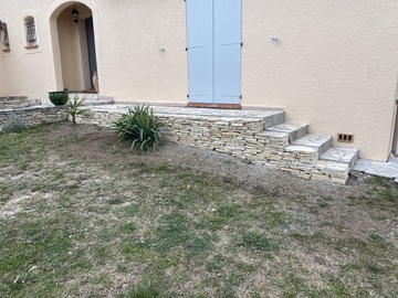 Création d'un mur en pierre de cévennes  à Montferrier-sur-Lez 